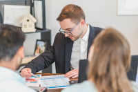 Selling a house with or without a real estate agent?