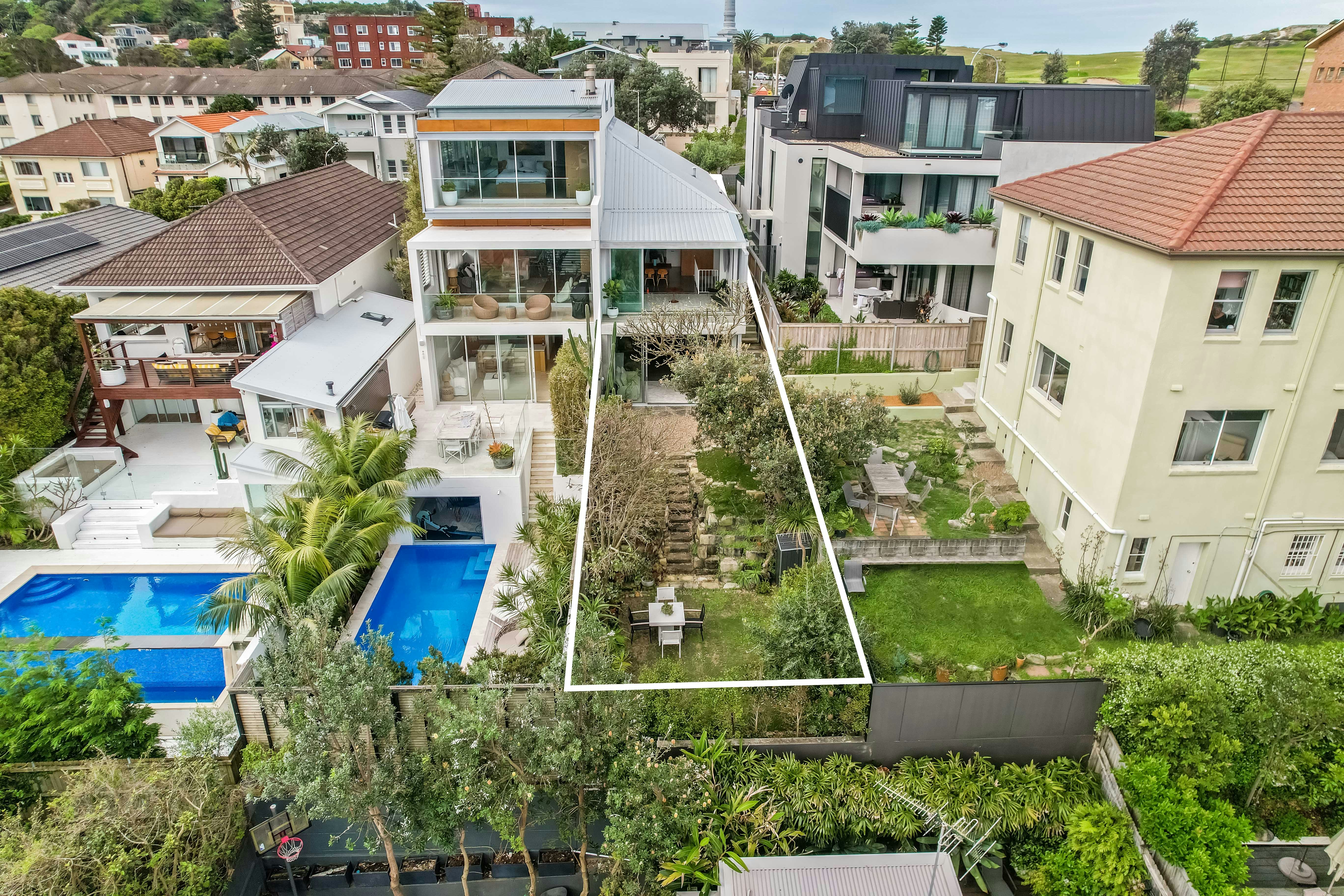 4 Wallis Parade, North Bondi NSW