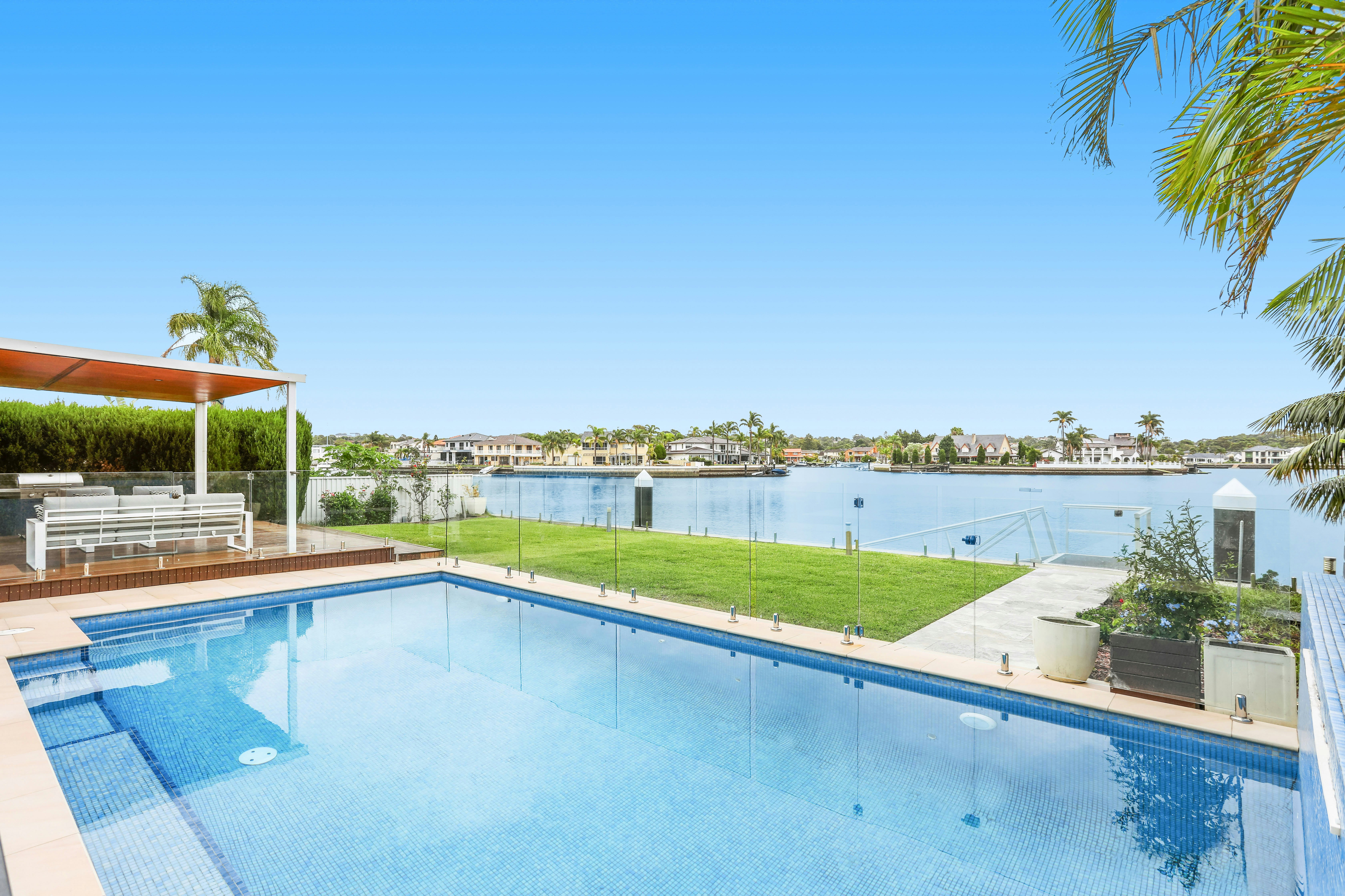 35 Hawkesbury Esplanade, Sylvania Waters NSW