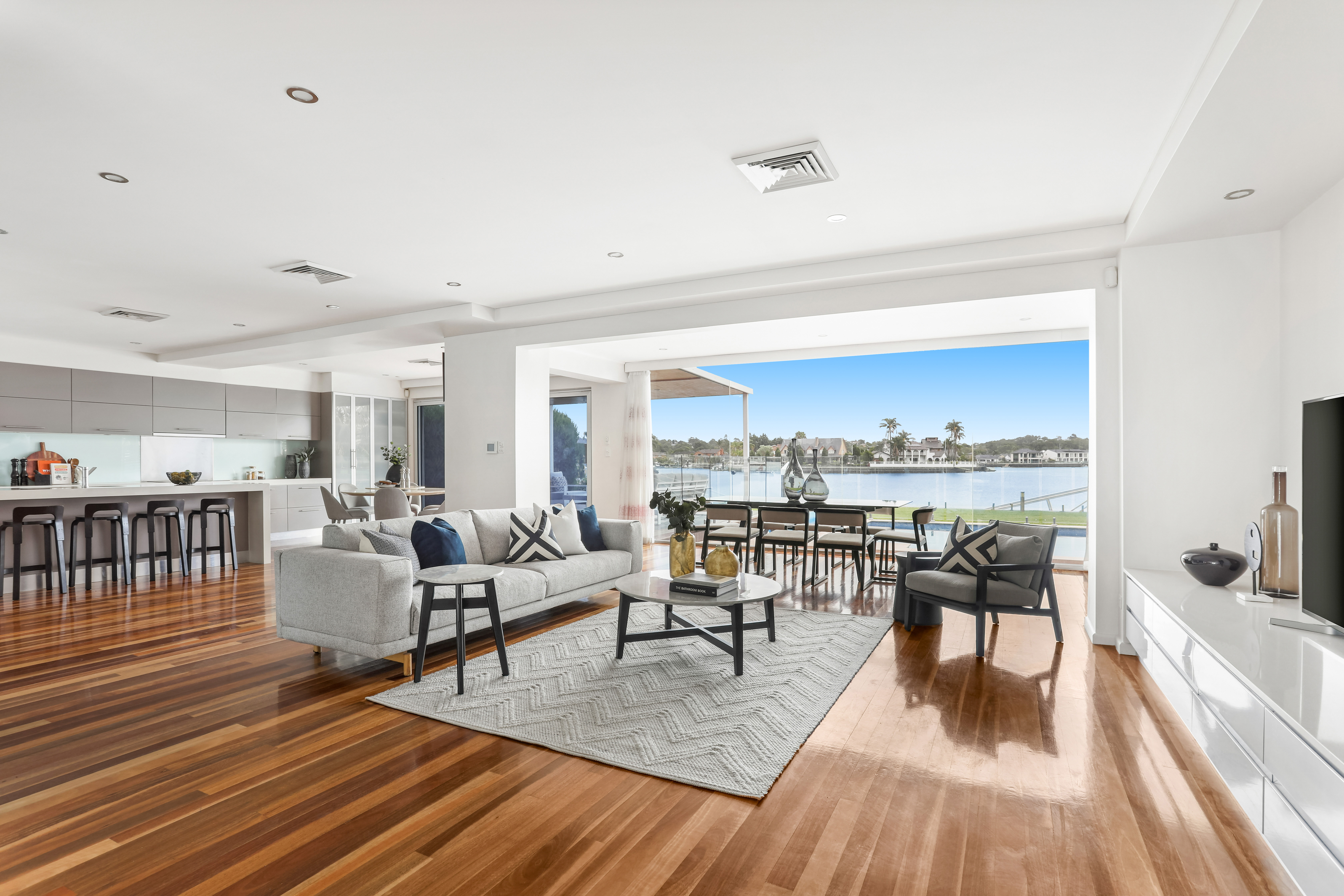 35 Hawkesbury Esplanade, Sylvania Waters - Thumbnail 5