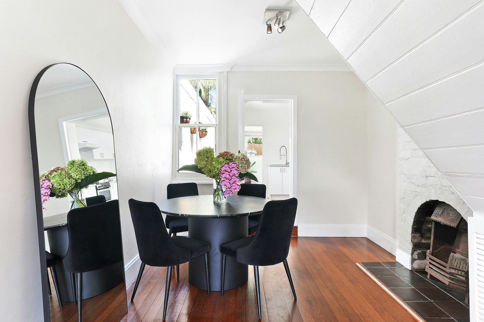 Image of dining room