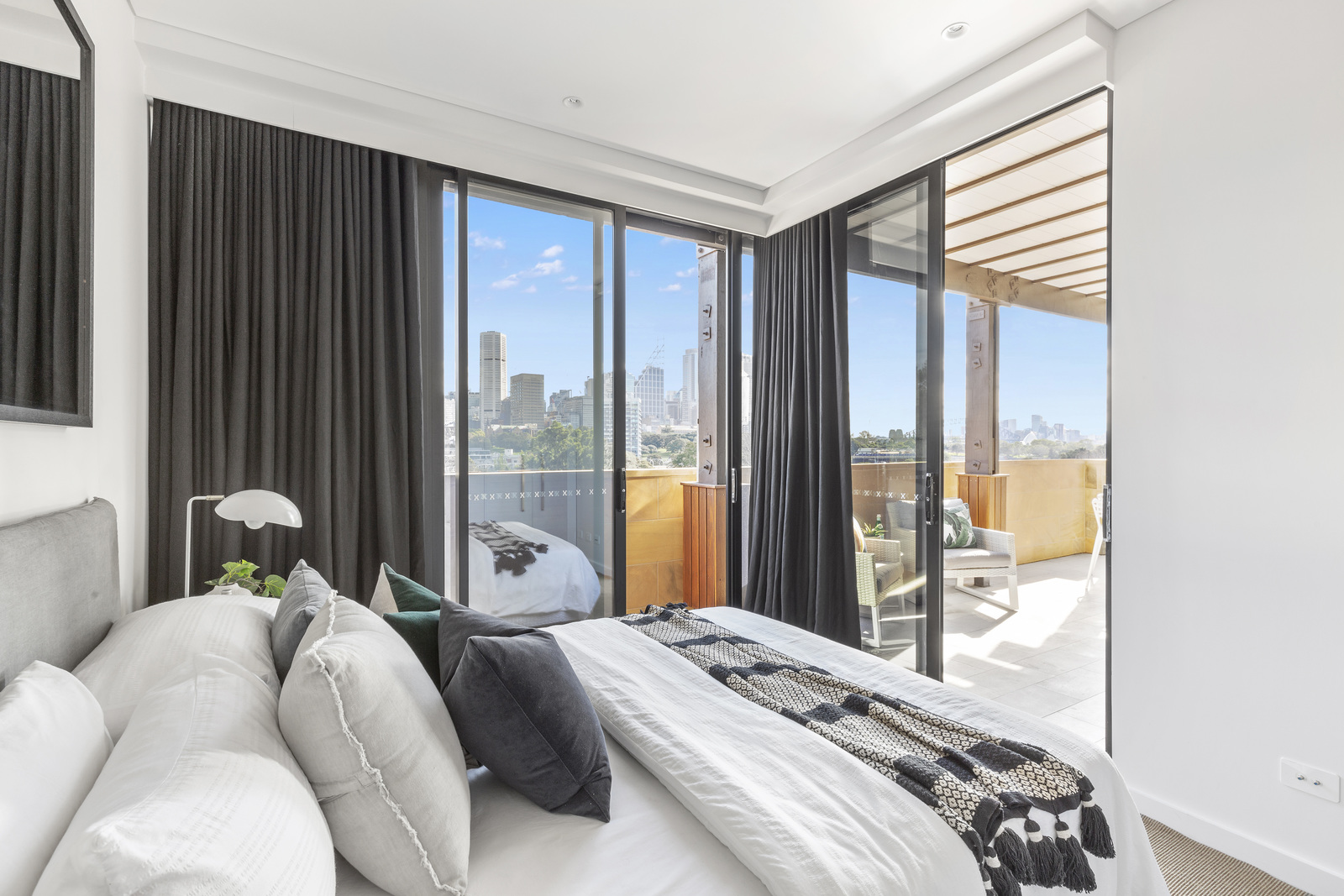 209/161 Brougham Street, Woolloomooloo - Thumbnail 3