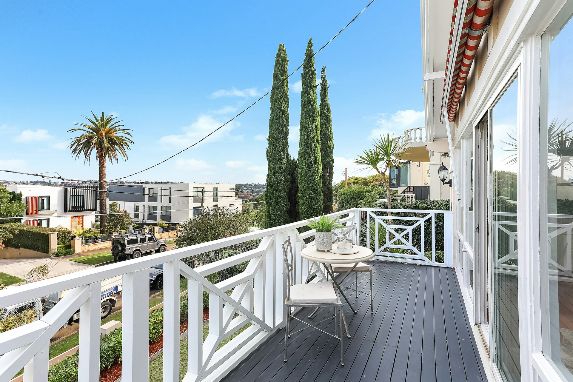 balcony