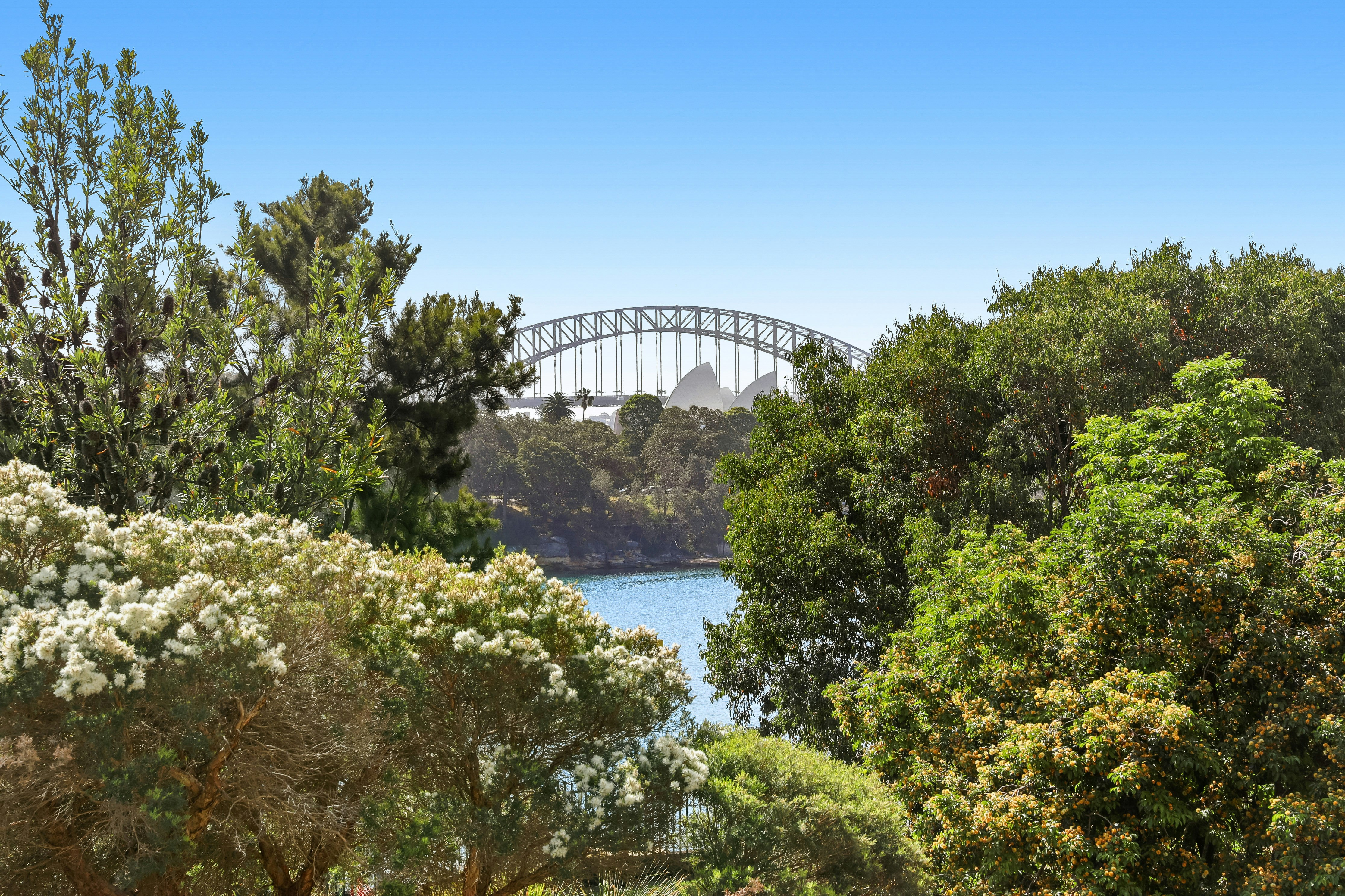 Image of arch