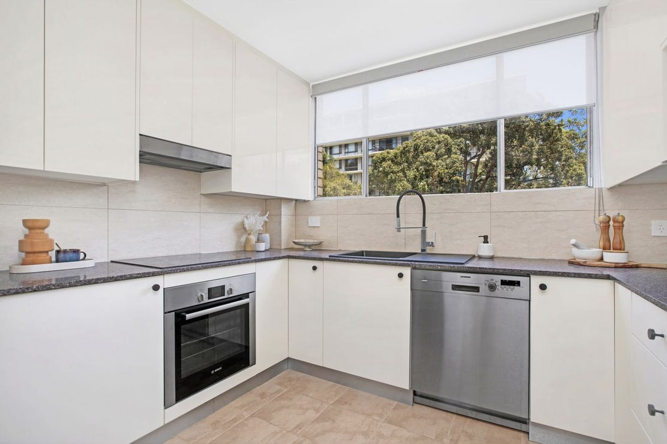 2/54 Penkivil Street, Bondi NSW