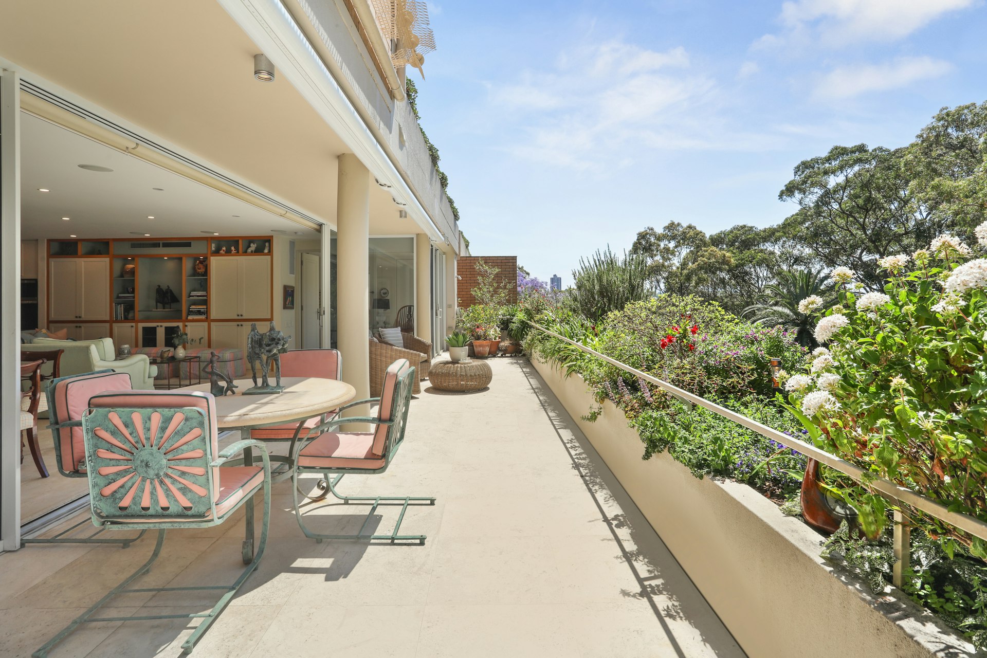 balcony