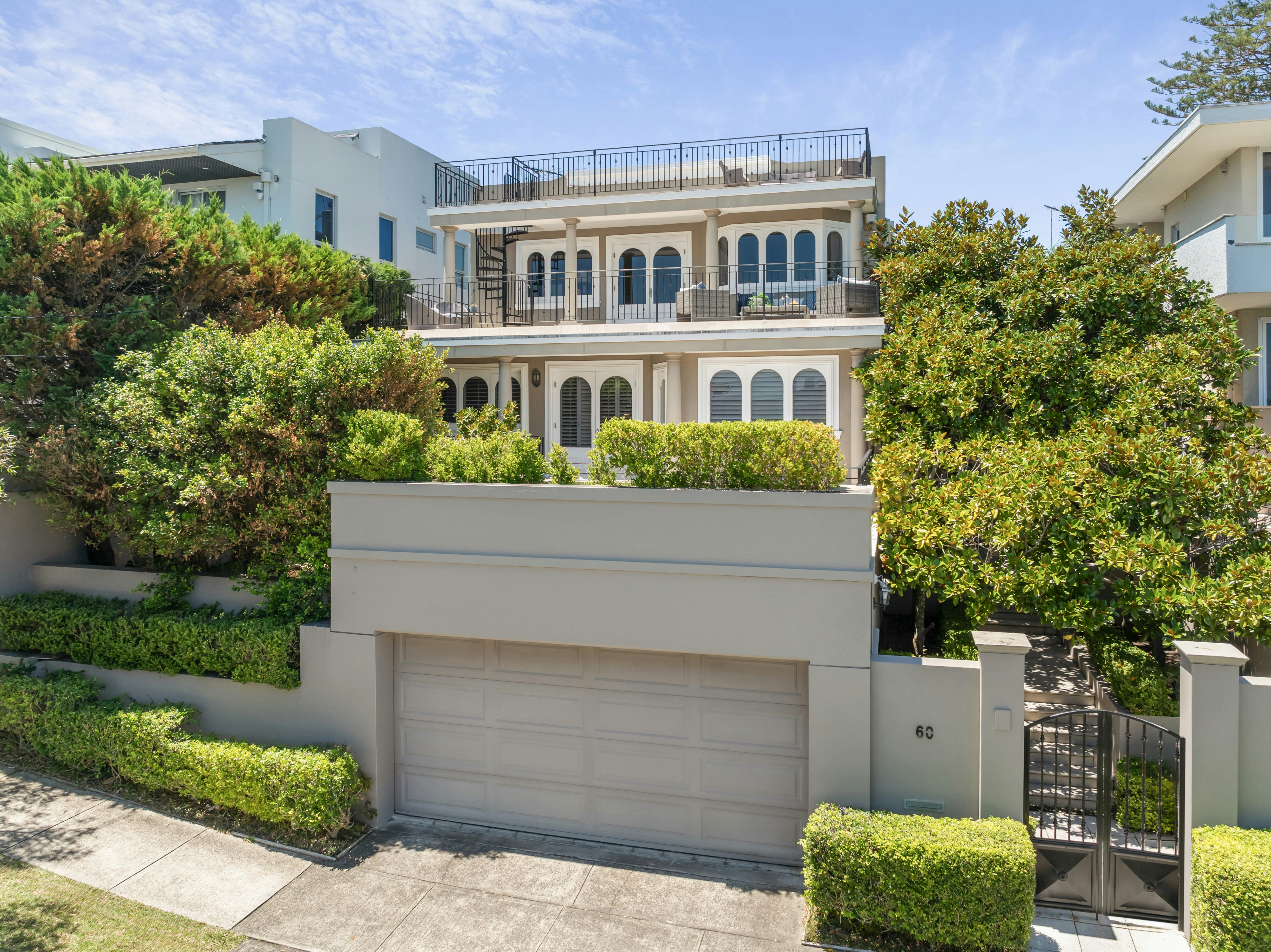 Image of hedge