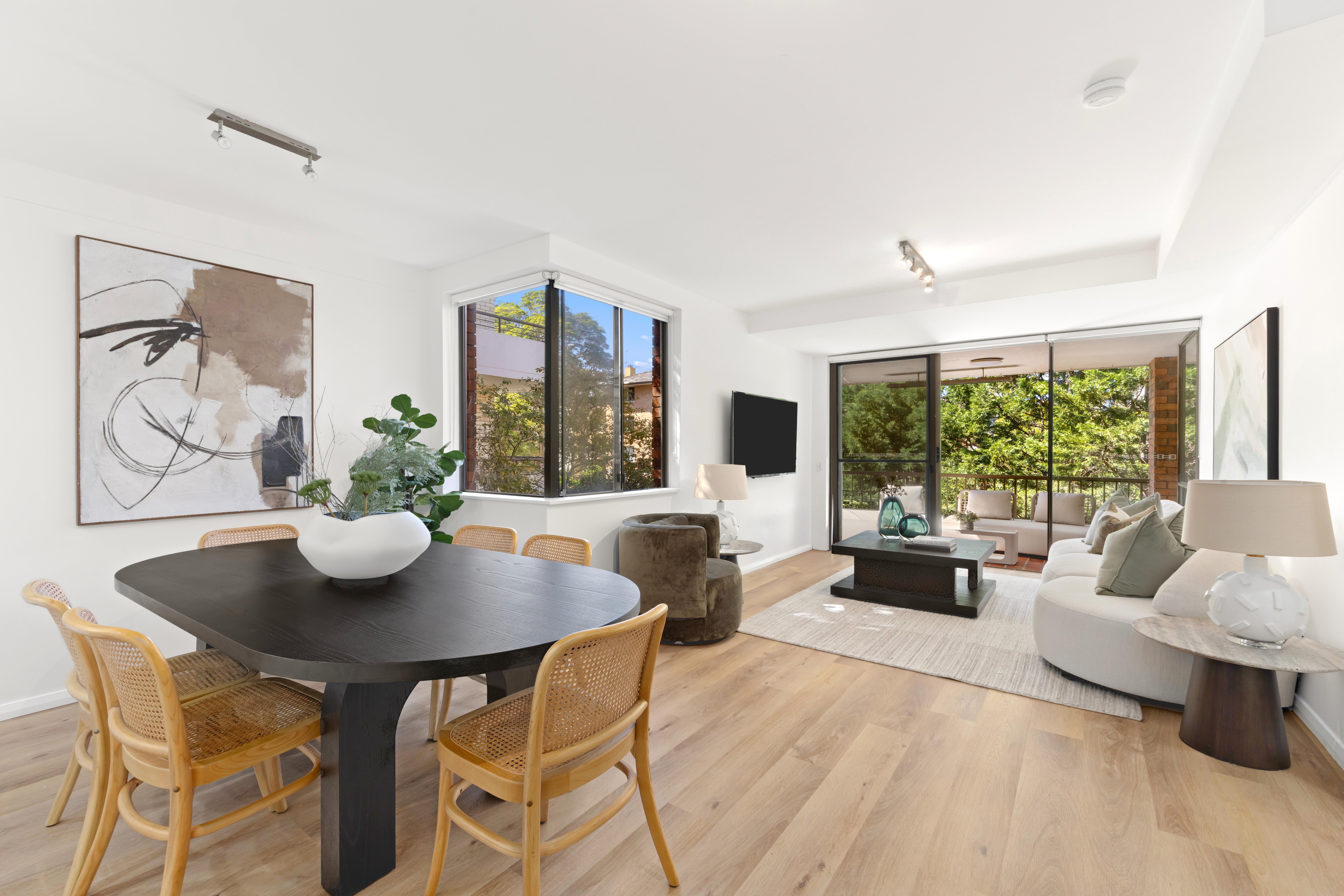 4/25 The Avenue, Rose Bay - Image 1