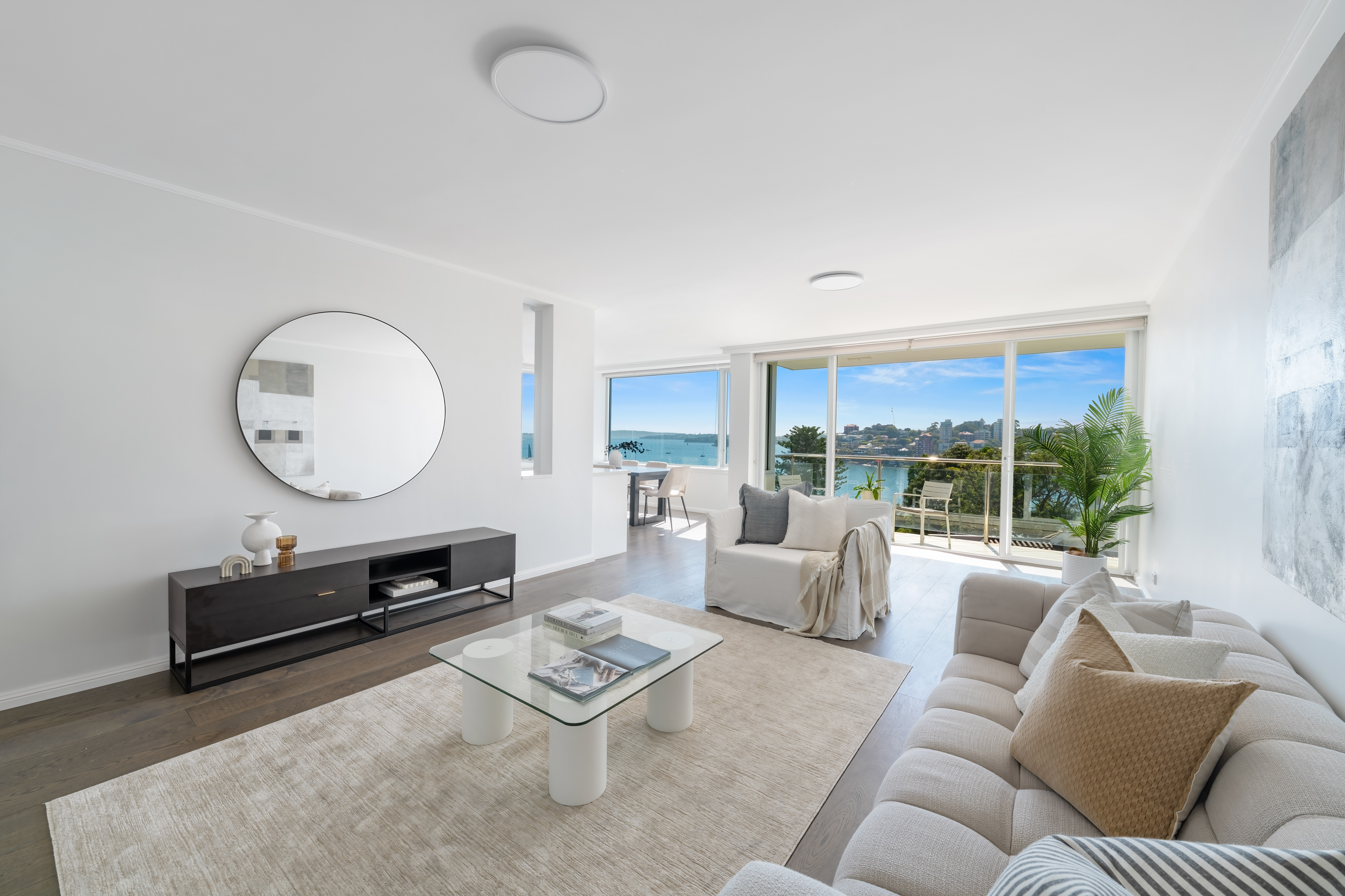 8/1 Sutherland Crescent, Darling Point - Image 1