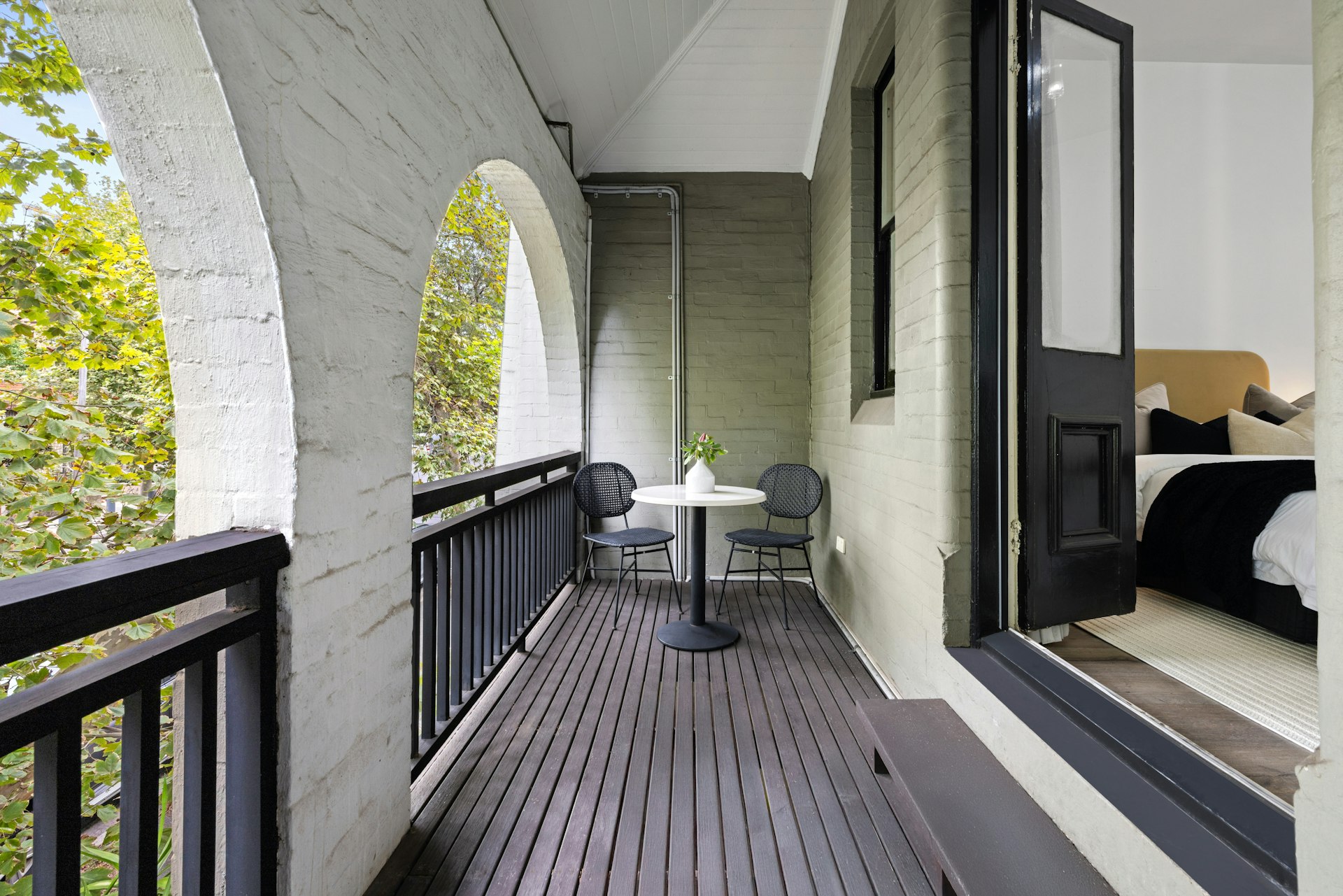 balcony