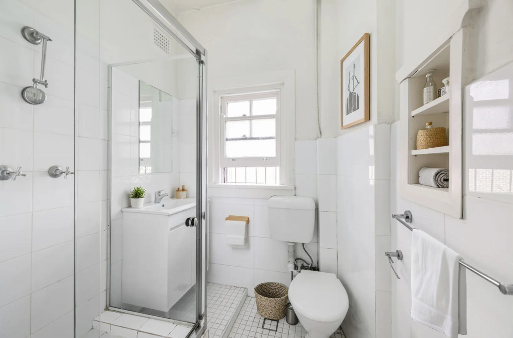 8/8A Hughes Street, Potts Point - Thumbnail 2