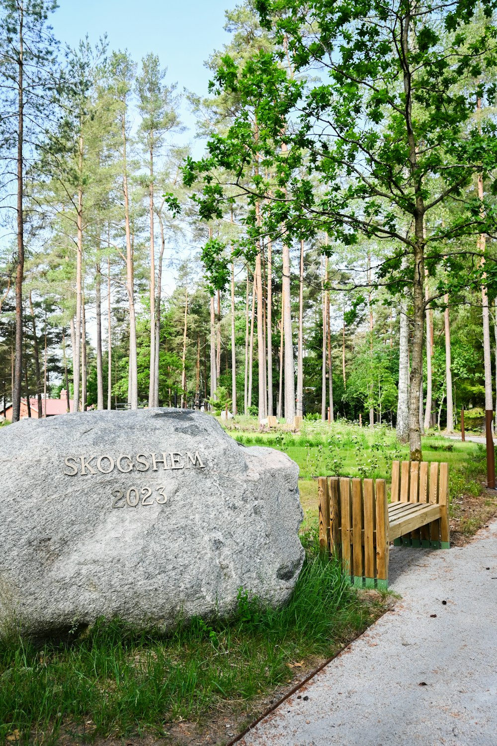 kyrkogård bänkar