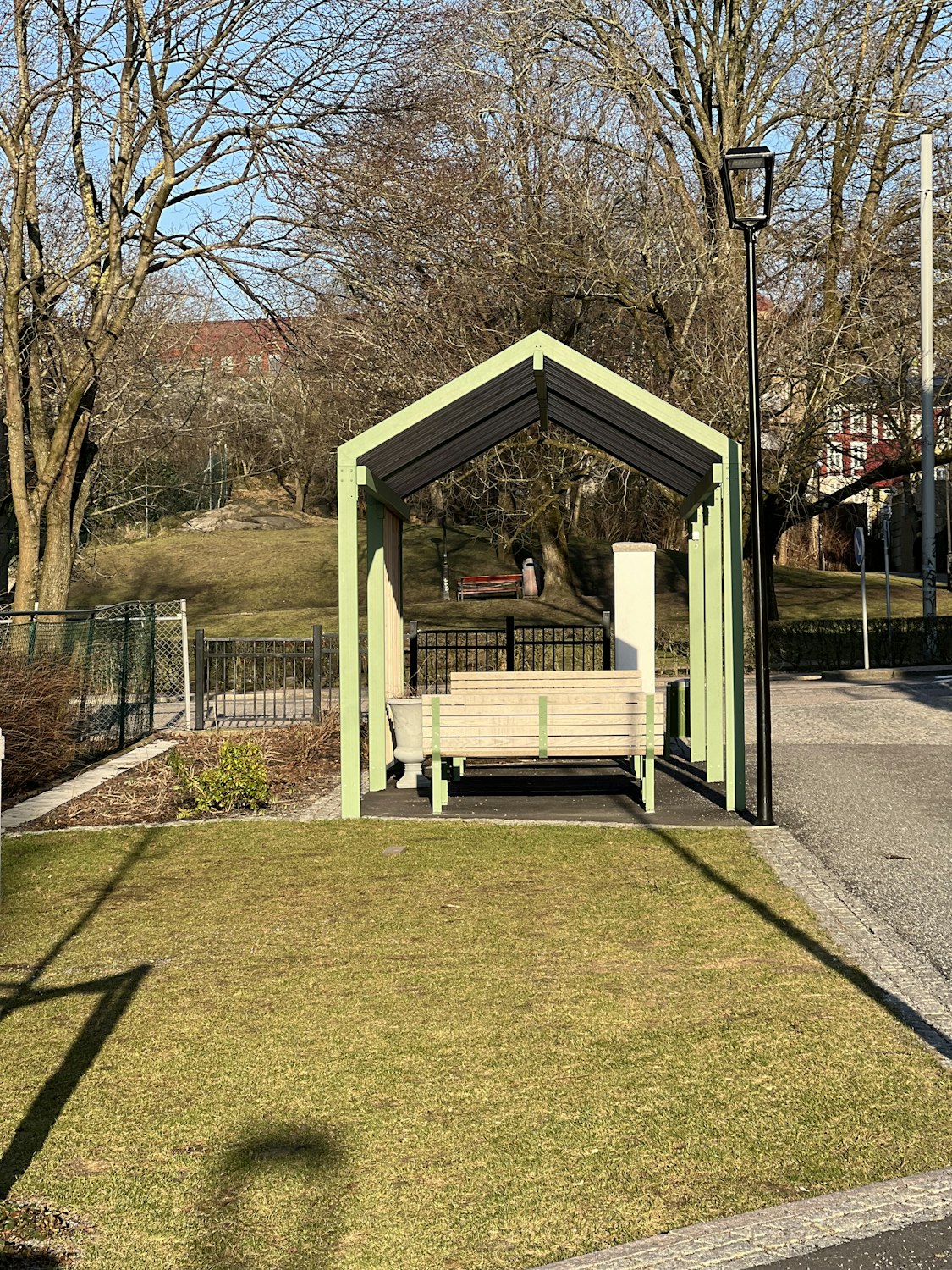 pergola sadeltak soma skolgård
