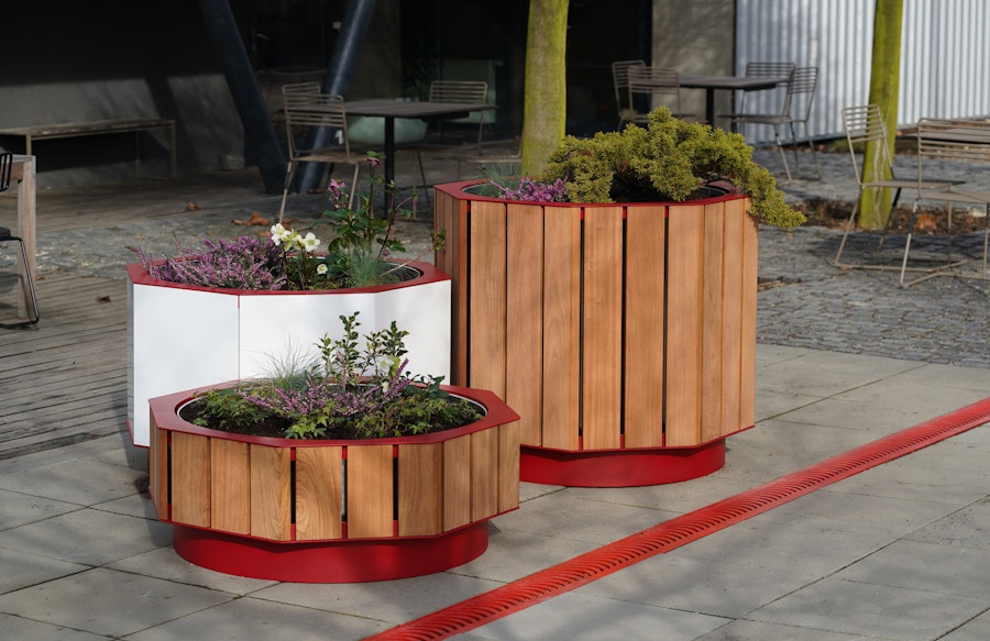 Barka Four Planter