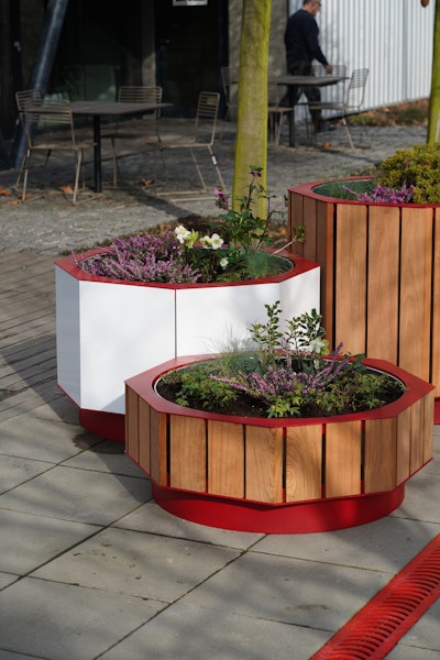 Barka Four Planter