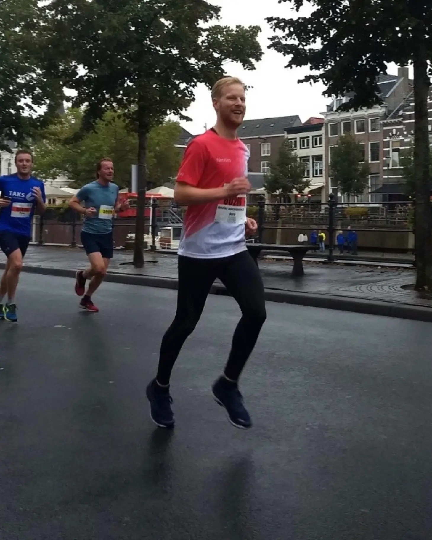 Eerste hardloopwedstrijd