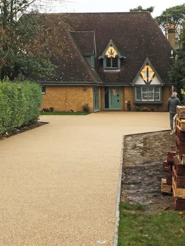 Resin Driveway to Cottage
