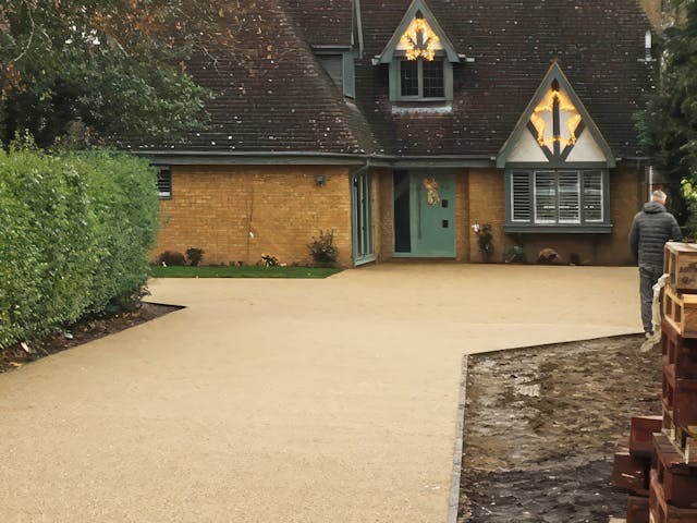 Resin Driveway to Cottage