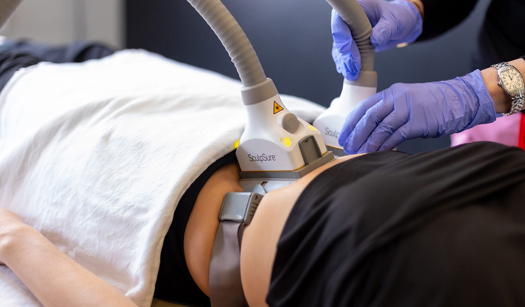 Woman receiving SculpSure