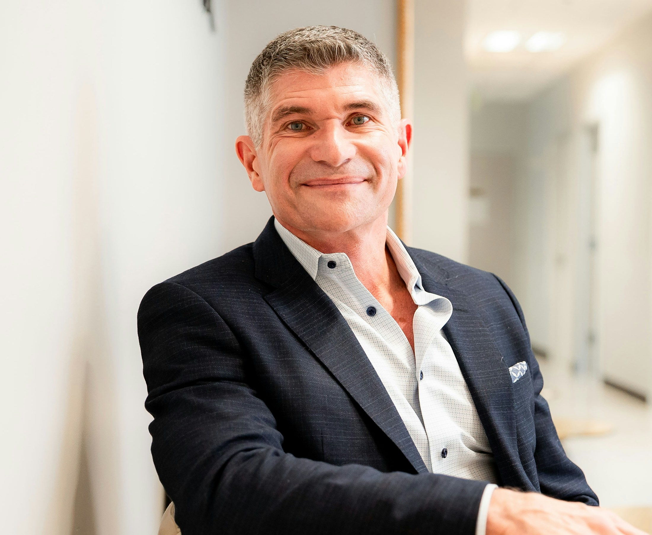 dr. gavin dry plastic surgeon bellevue