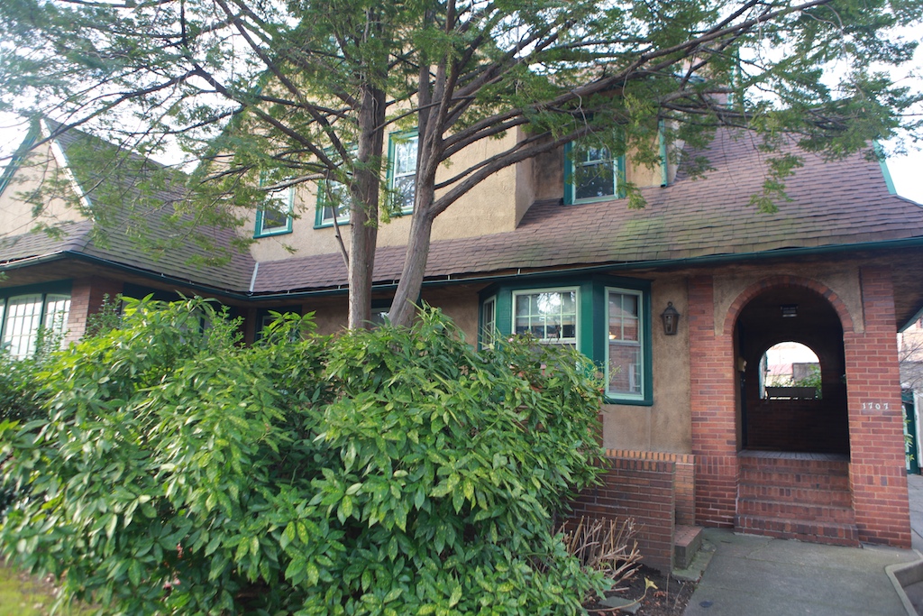 gladstien house 73.jpg