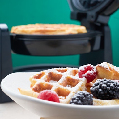 Quest Appliances Rotating Waffle Maker