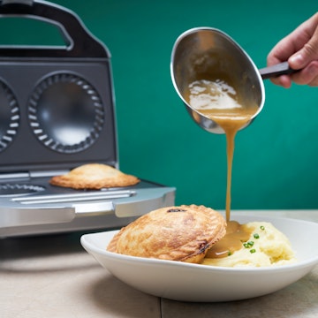 Quest Appliances Dual Pie Maker