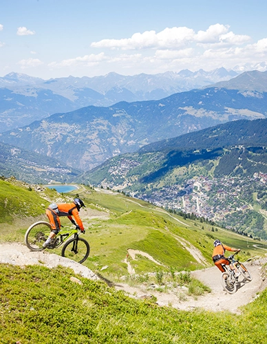 bleue-crête-velo-meribel