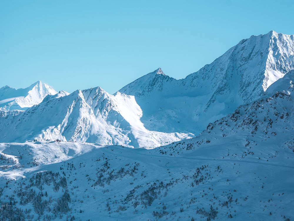 Vue sur une des pistes du Col de la Loze à Méribel Courchevel