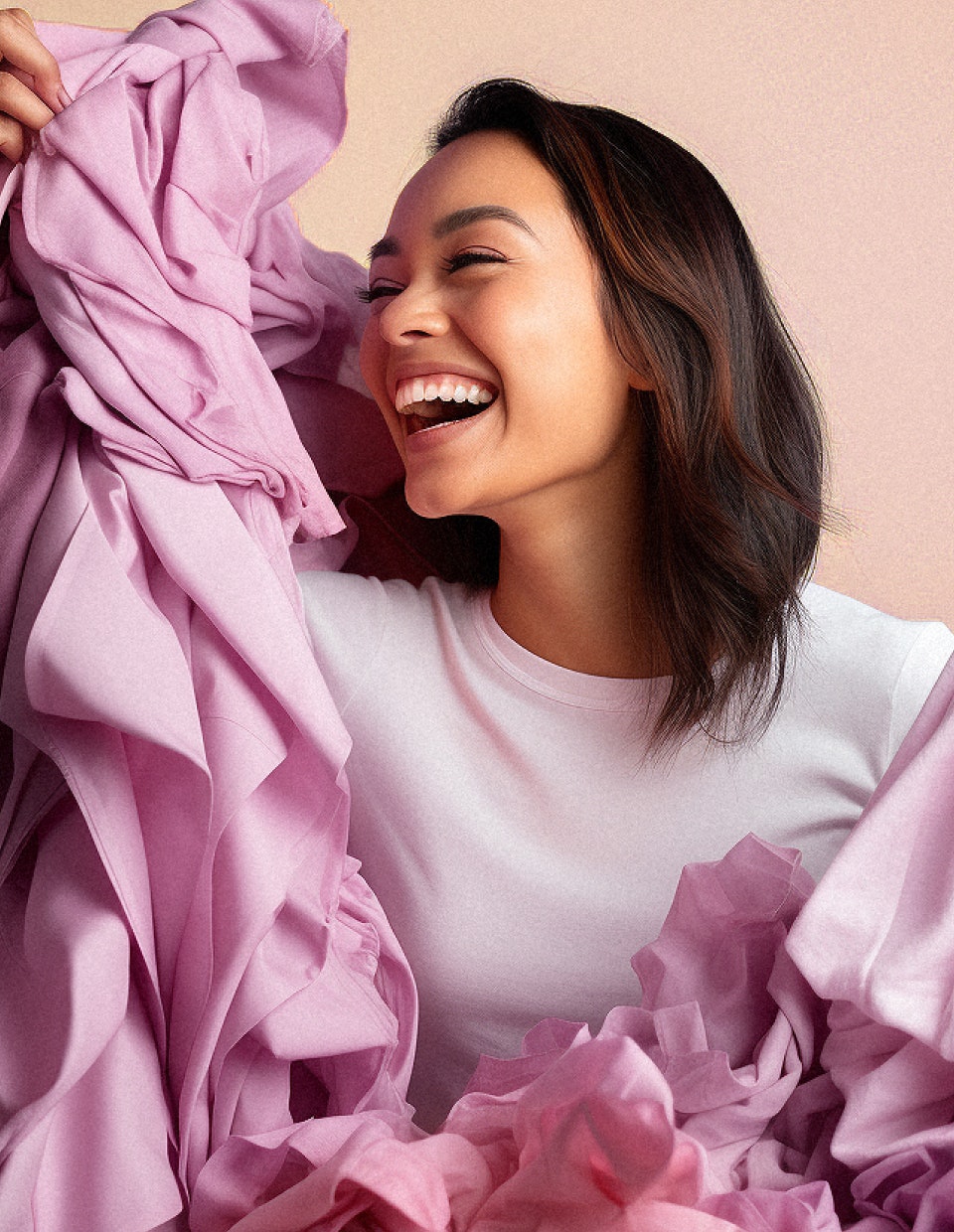 vrouw mer paarse doeken