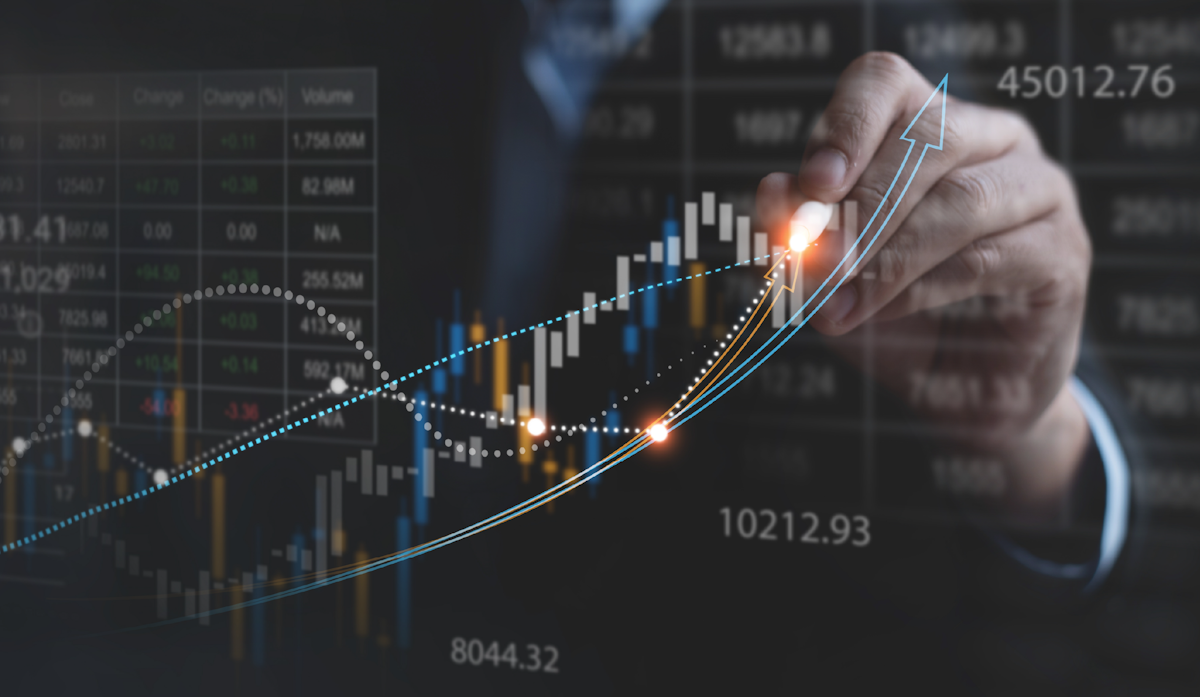 Correlations between bitcoin and traditional investments