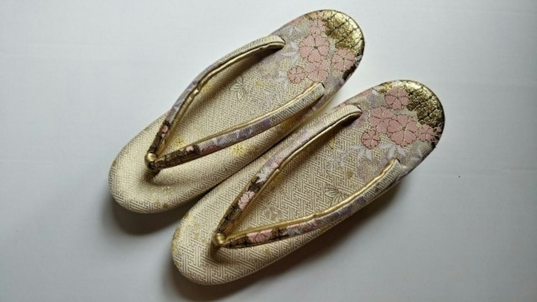 バッグや草履は何でもいいの？