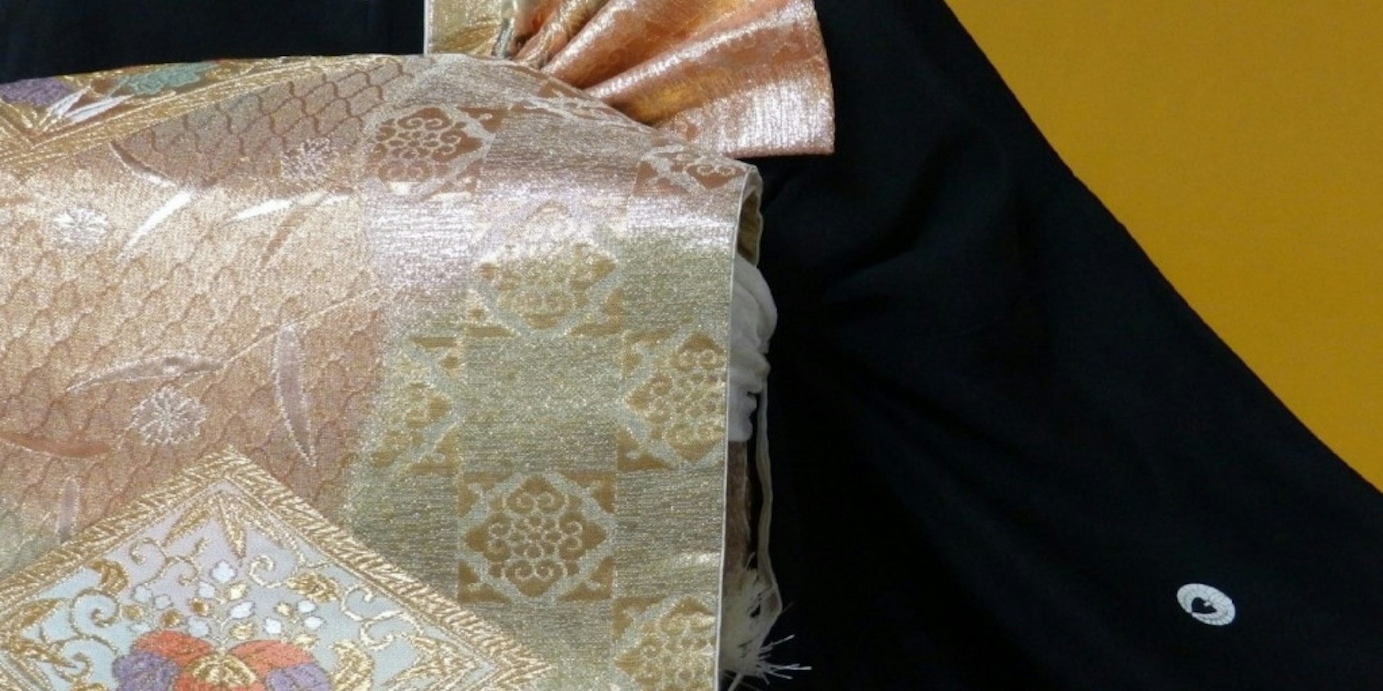 家紋は留袖のどこに入れる?