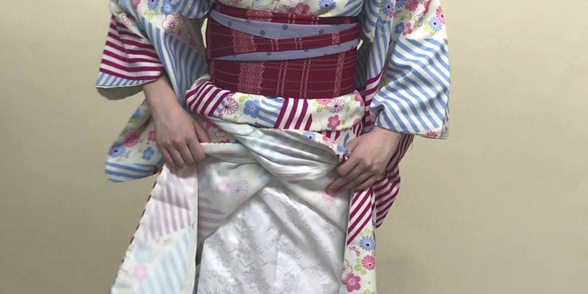 着物(浴衣)を着ているときのトイレの入り方_5