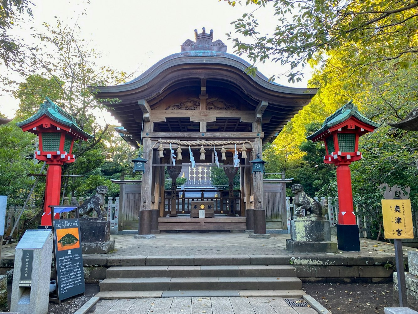 三姉妹の女神を参拝｜江島神社
