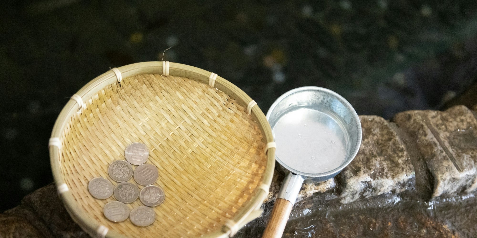 お金を洗って福銭に|銭洗弁財天宇賀福神社