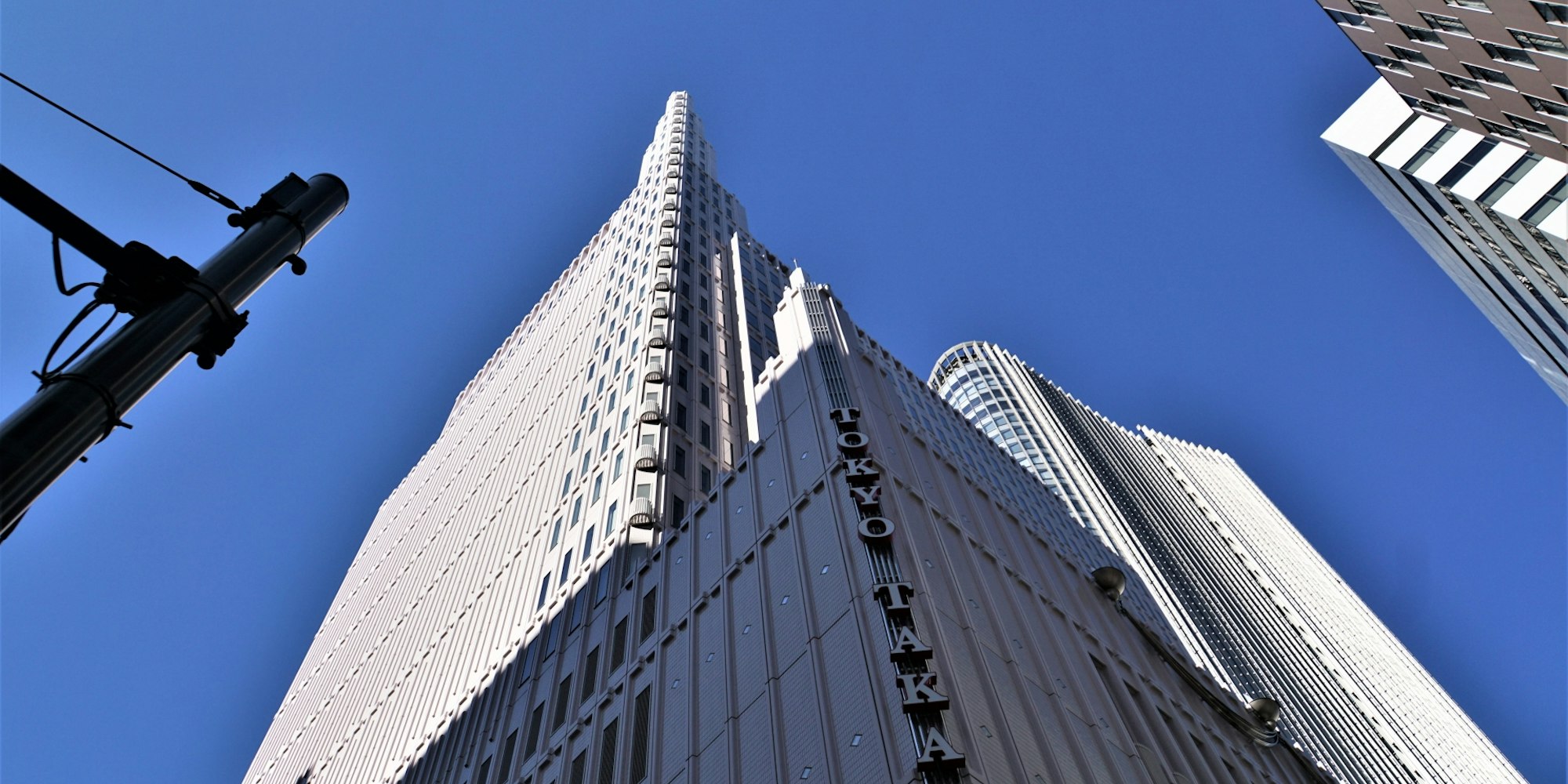 非日常の華麗な世界へ|東京宝塚劇場