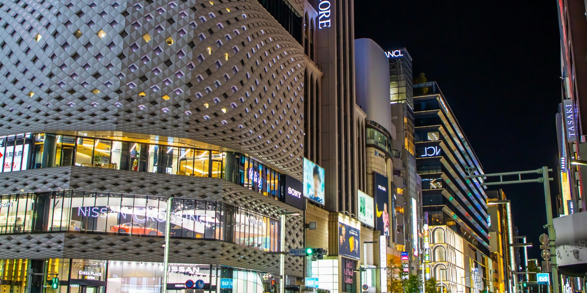 独特な外観も魅力的|GINZA PLACE