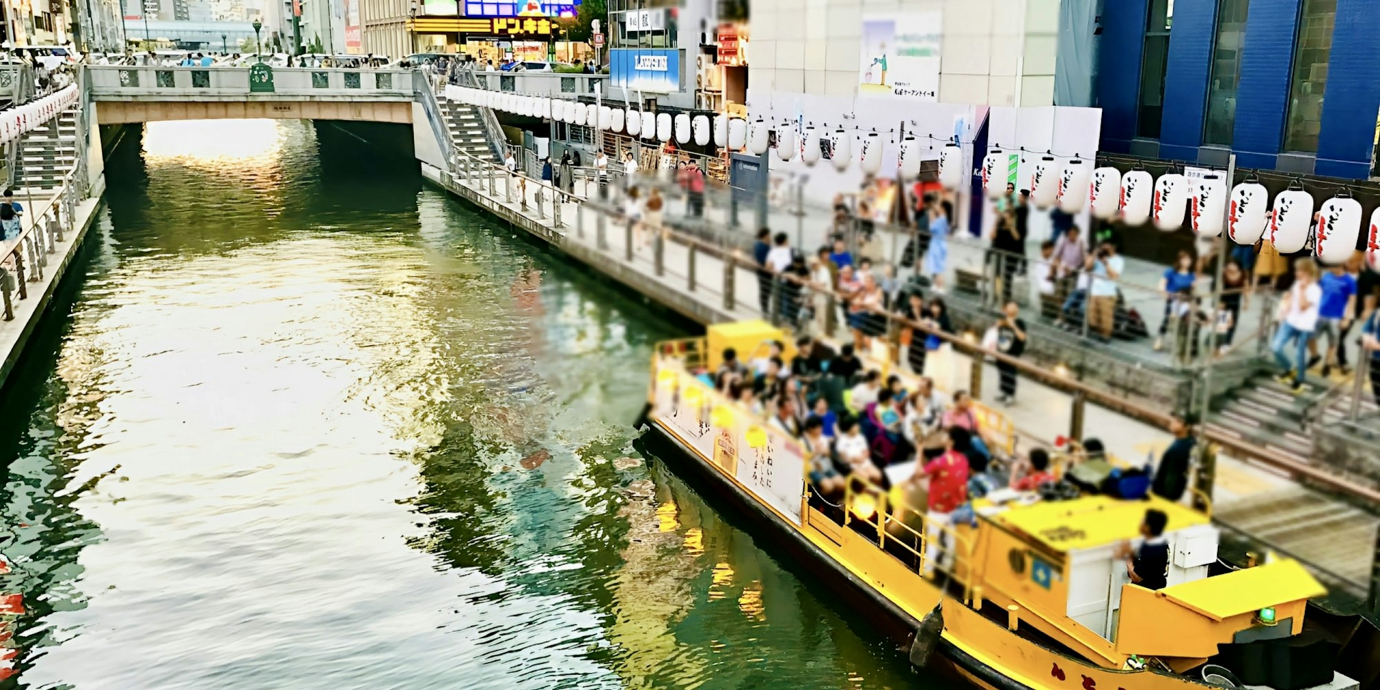 道頓堀川を巡る遊覧船|とんぼりリバークルーズ
