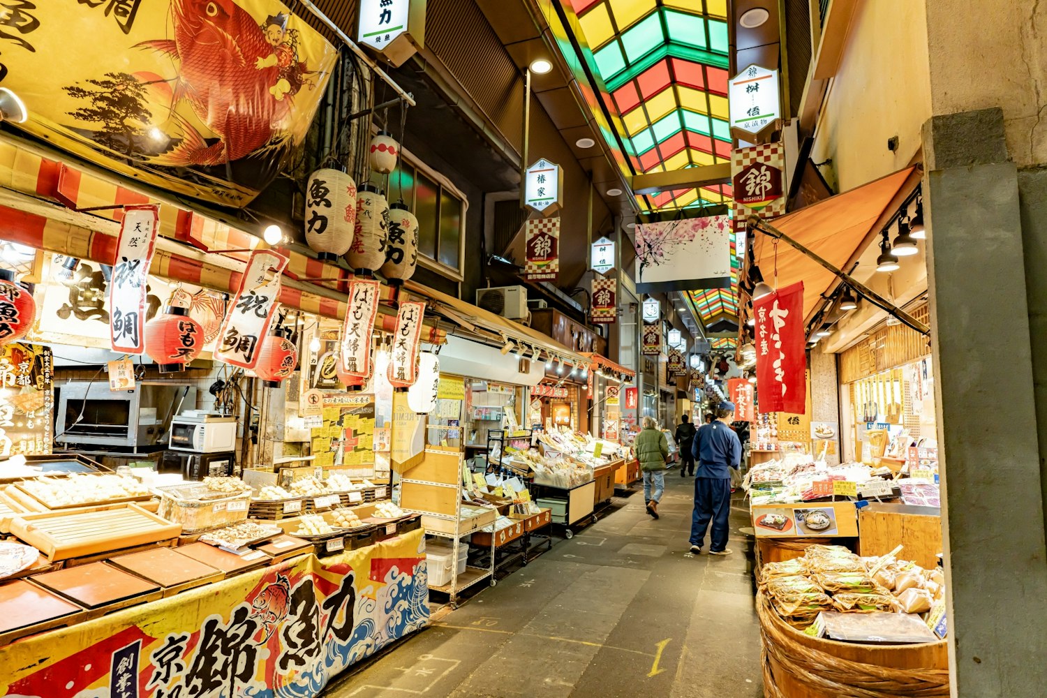 京都のグルメを食べ歩き｜錦市場