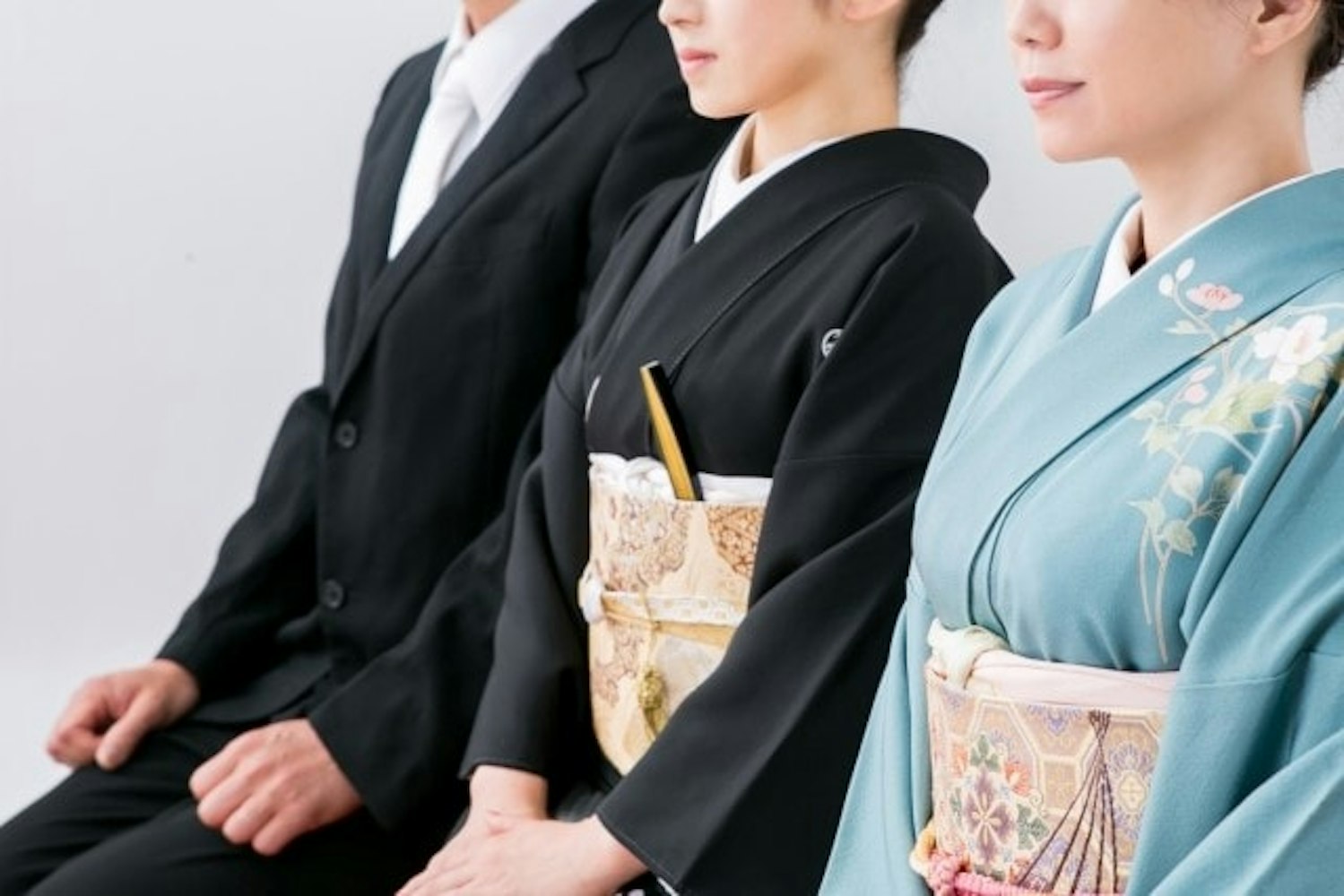 親族が結婚式で着る色留袖と帯の合わせ方