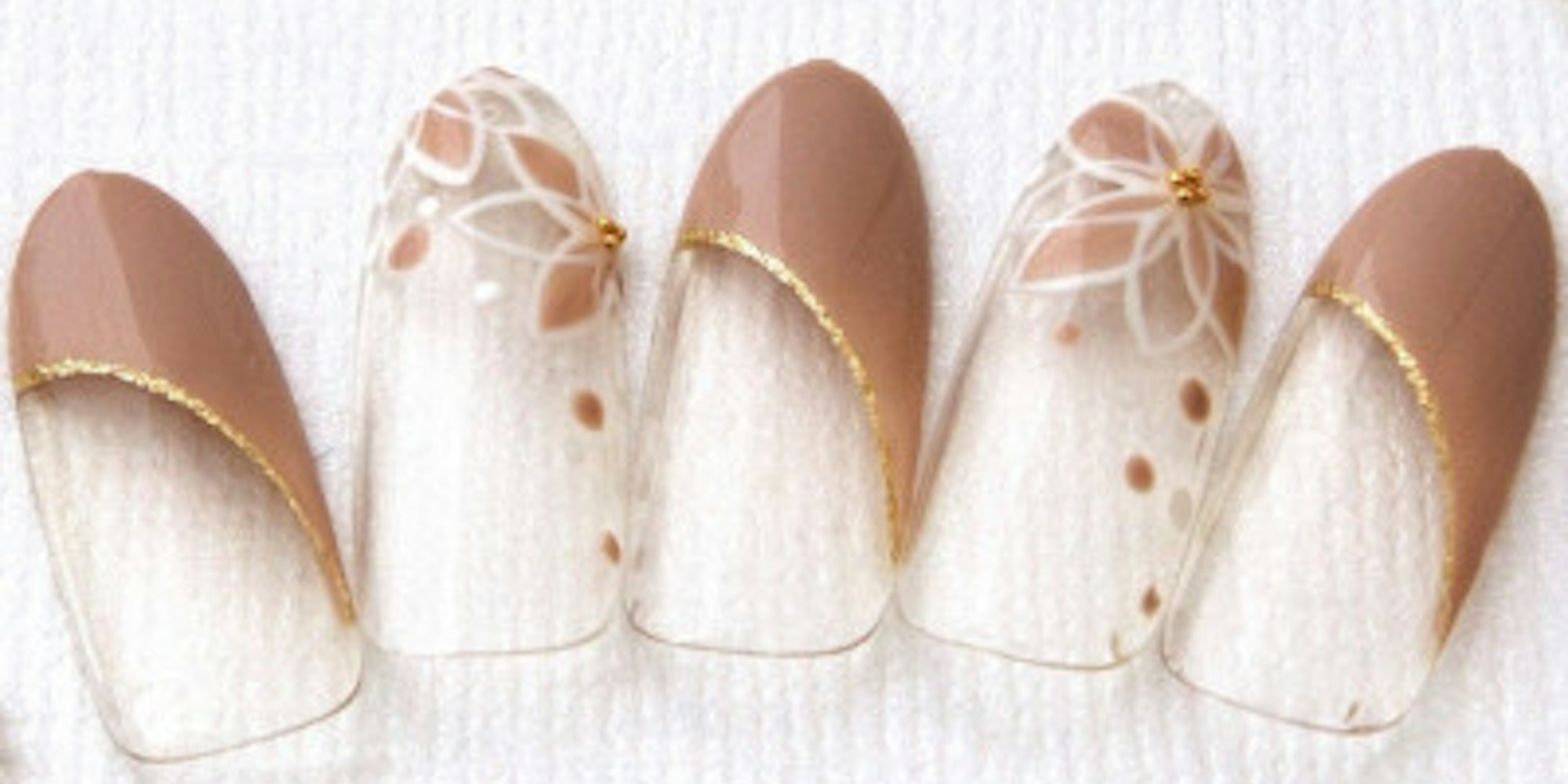 色留袖に合うネイルとは?