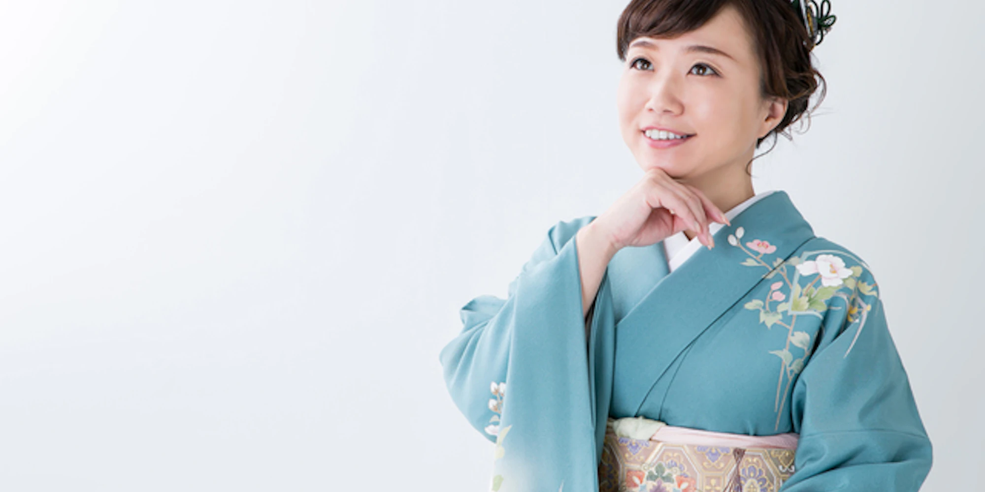 色留袖の選び方【結婚式に参列する友人編】