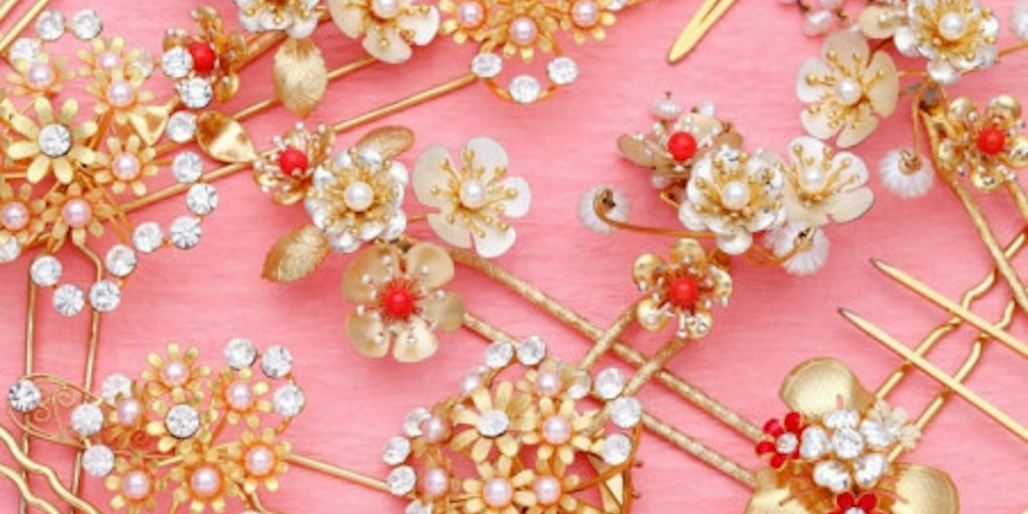 色留袖にふさわしいアクセサリーのマナー