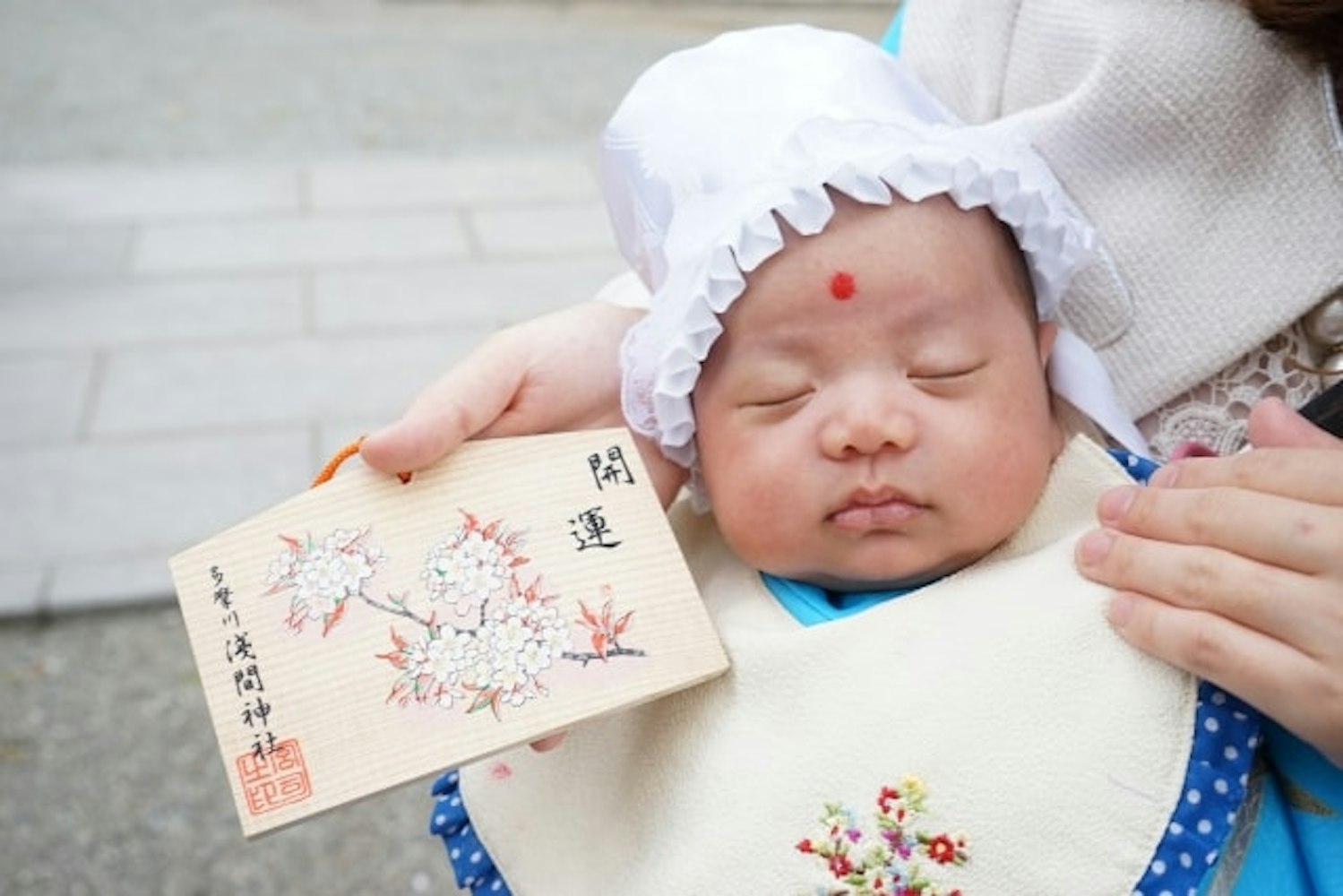 お宮参りでの祖母の役割