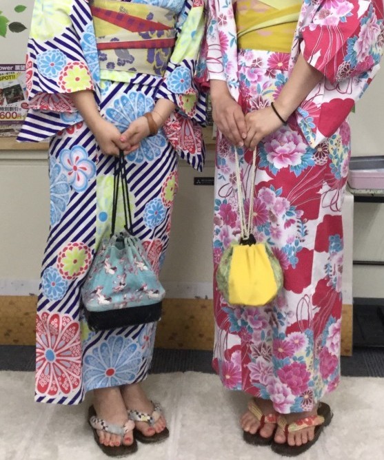 軽装で可愛く！浴衣を着るときの荷物の減らし方｜京都着物レンタルwargo
