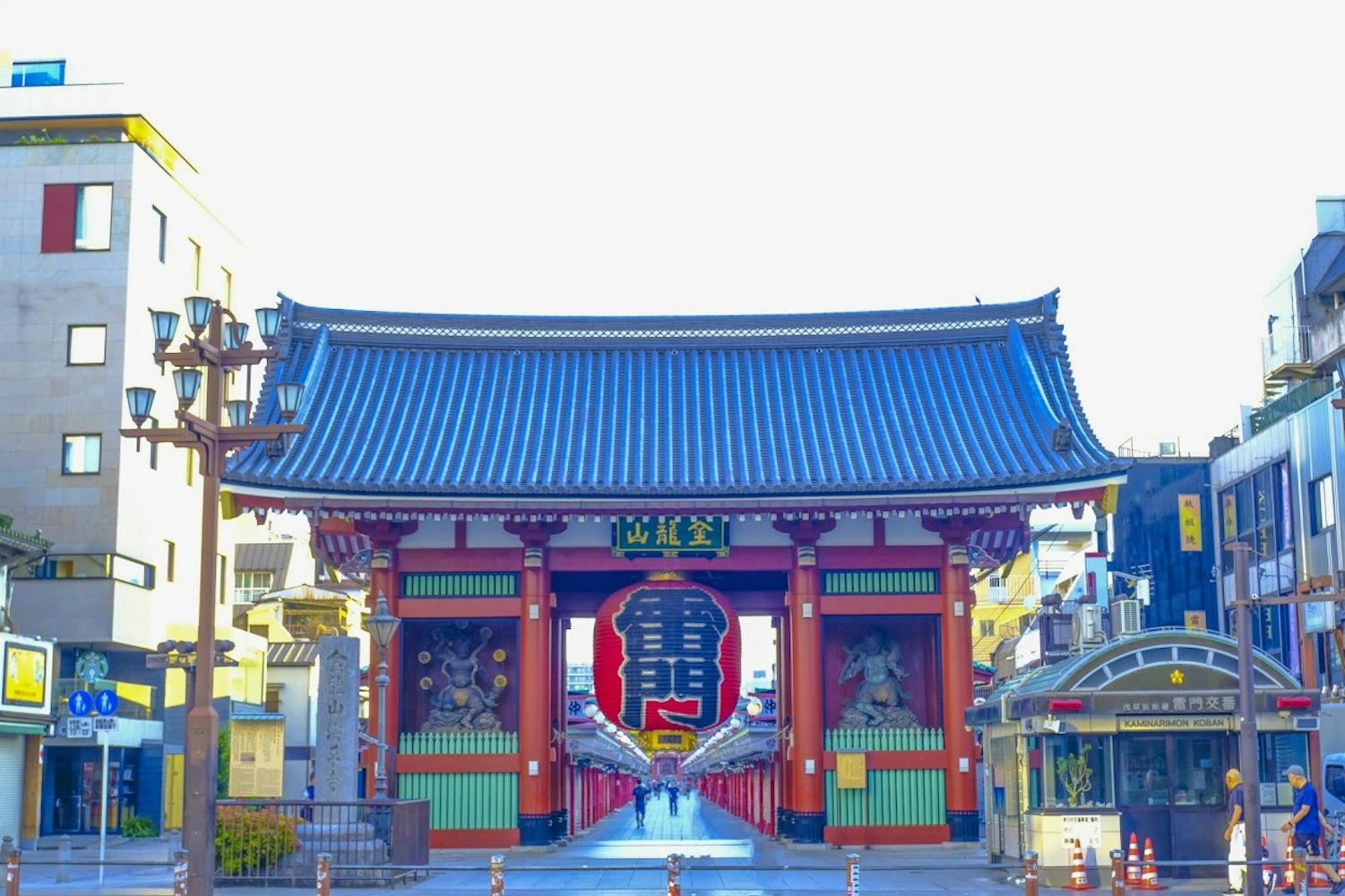 定番中の定番、浅草寺にお参りしよう