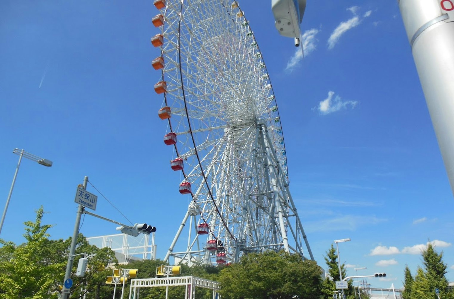 所要時間15分の空の旅を楽しめる天保山大観覧車