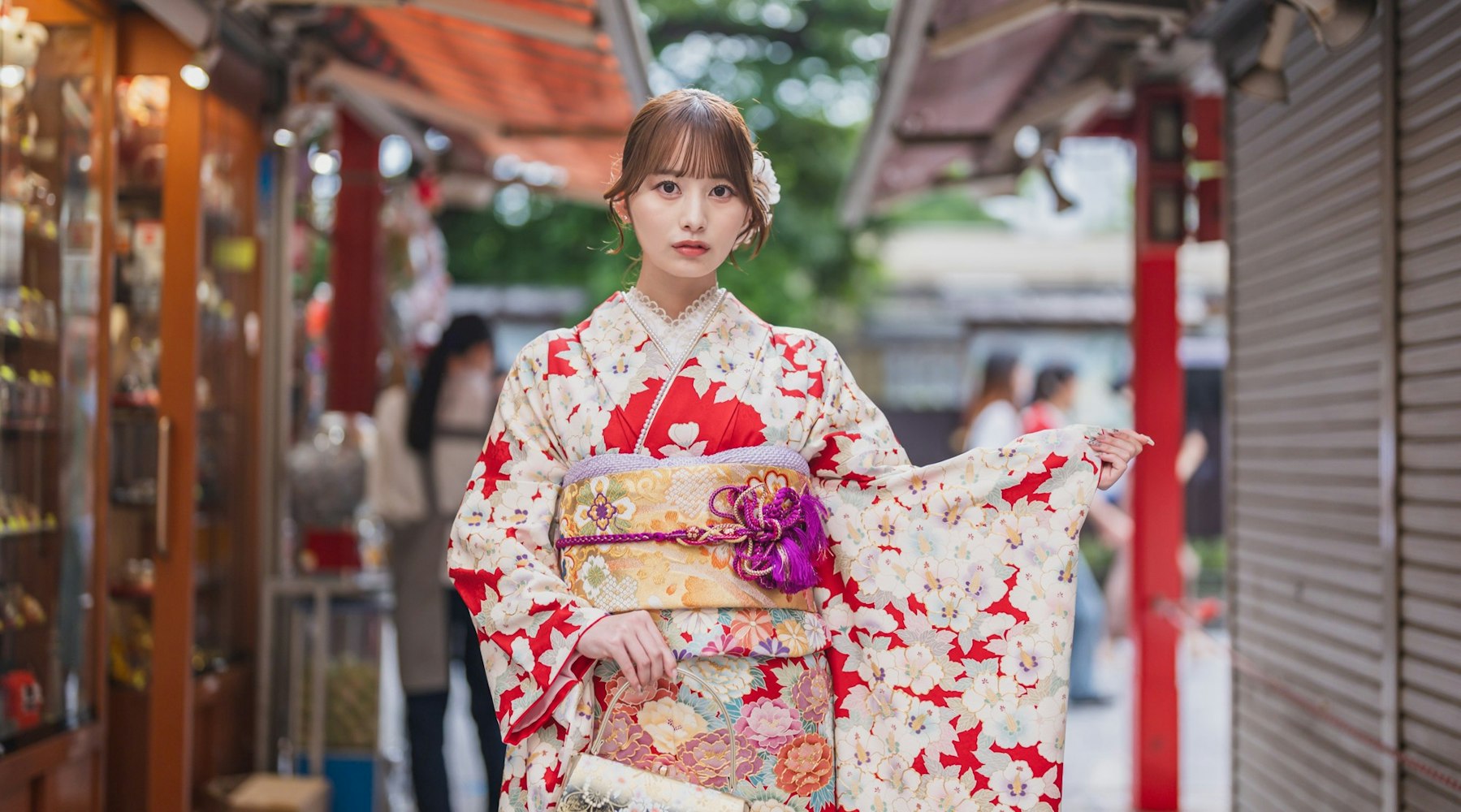 Eyecatch画像 | How to Wear a Kimono: A Guide to Wearing Furisode as a Relative at a Wedding
