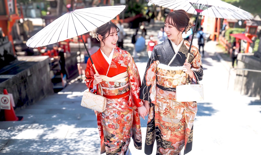 Eyecatch画像 | [2025] Kyoto Tourist Spots Where You Can Walk in Furisode | Perfect for Photo Shoots